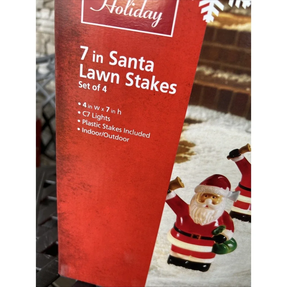 Home Accents Holiday 7 Inch Santa Lawn Stakes Set 4